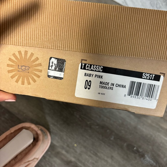 UGG Australia | Classic Short Boots In Baby Pink Grey Toddler Size 9 NEW - Picture 8 of 10